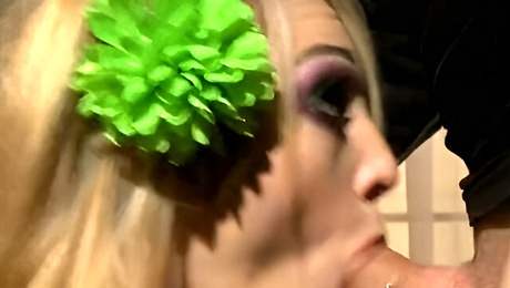 Consummate Dane and Lily's blonde smut