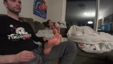 Netflix & Feet With Gwen! Full Hd